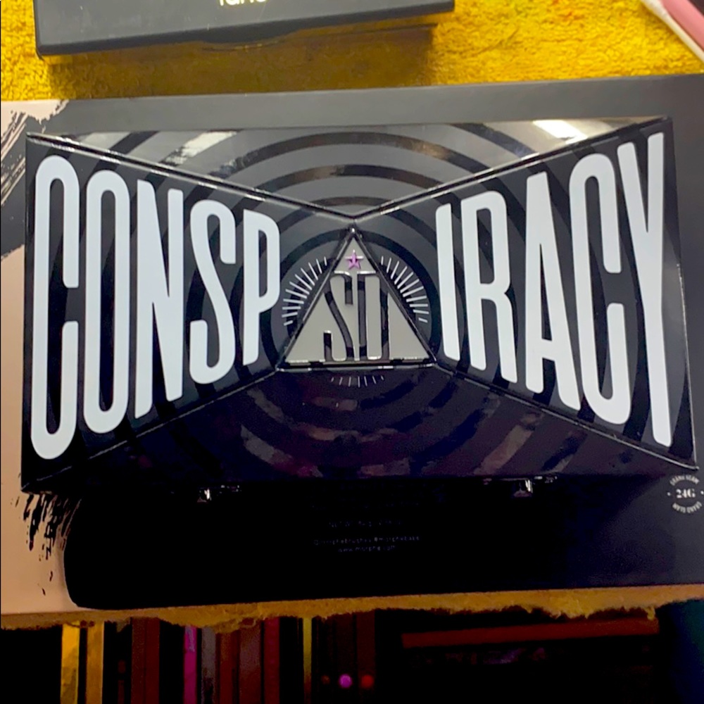 Jeffree Star Conspiracy Palette